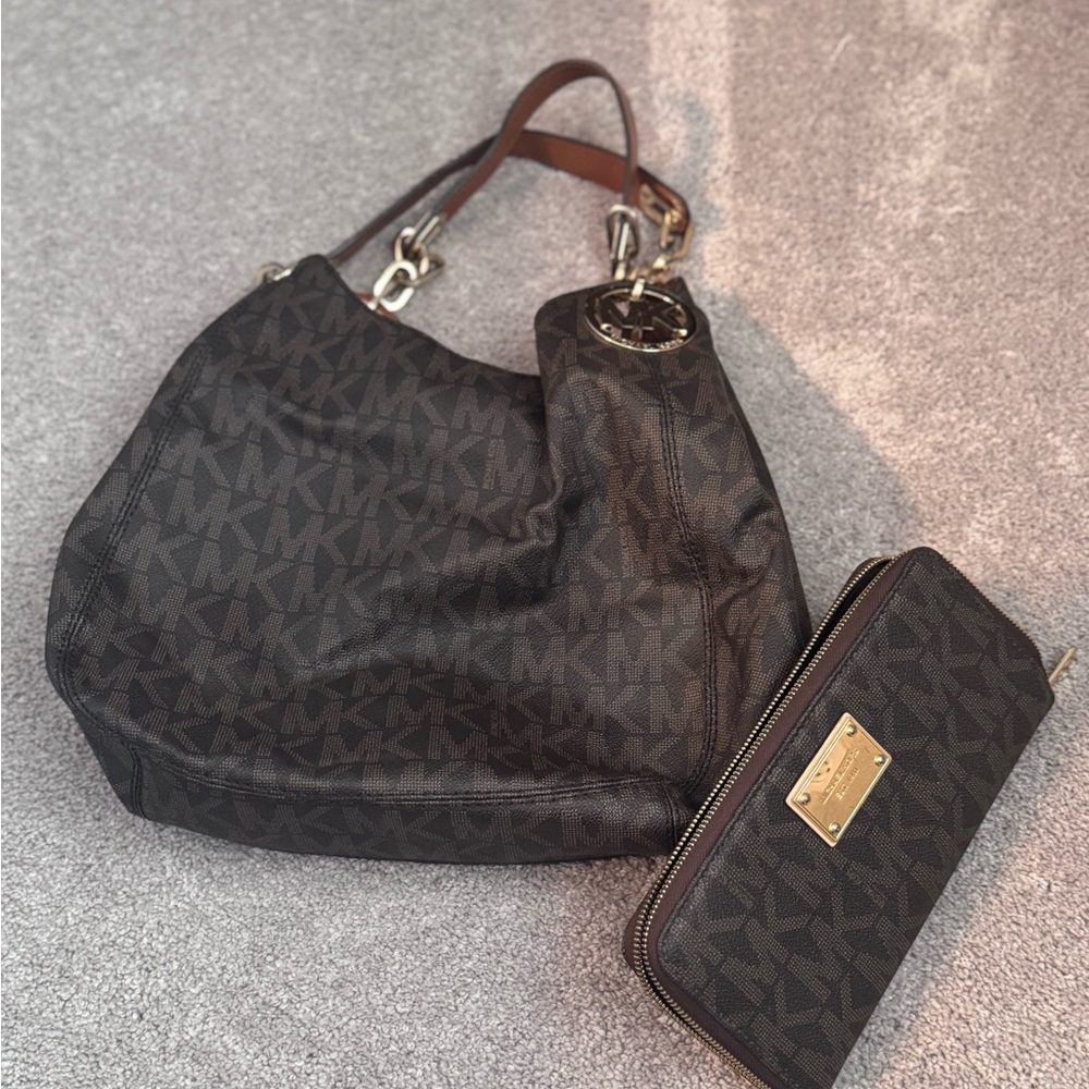 Michael Kors Fulton Large Logo Shoulder Bag with Large Wallet